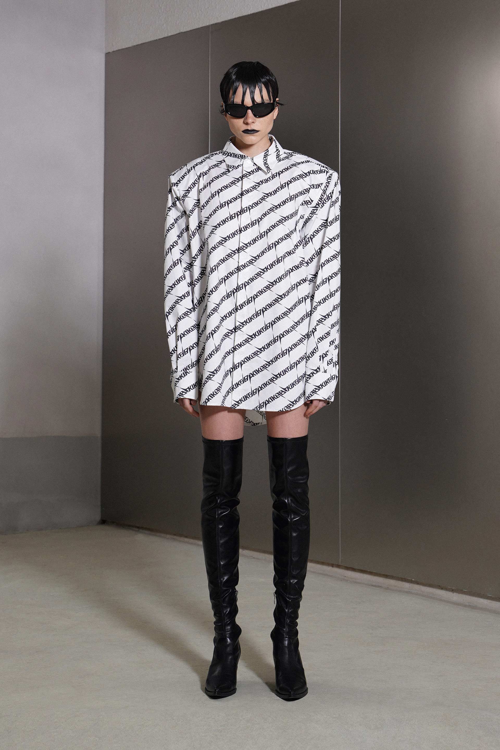 WIDE SHOULDER MONOGRAM PRINT SHIRT(women)