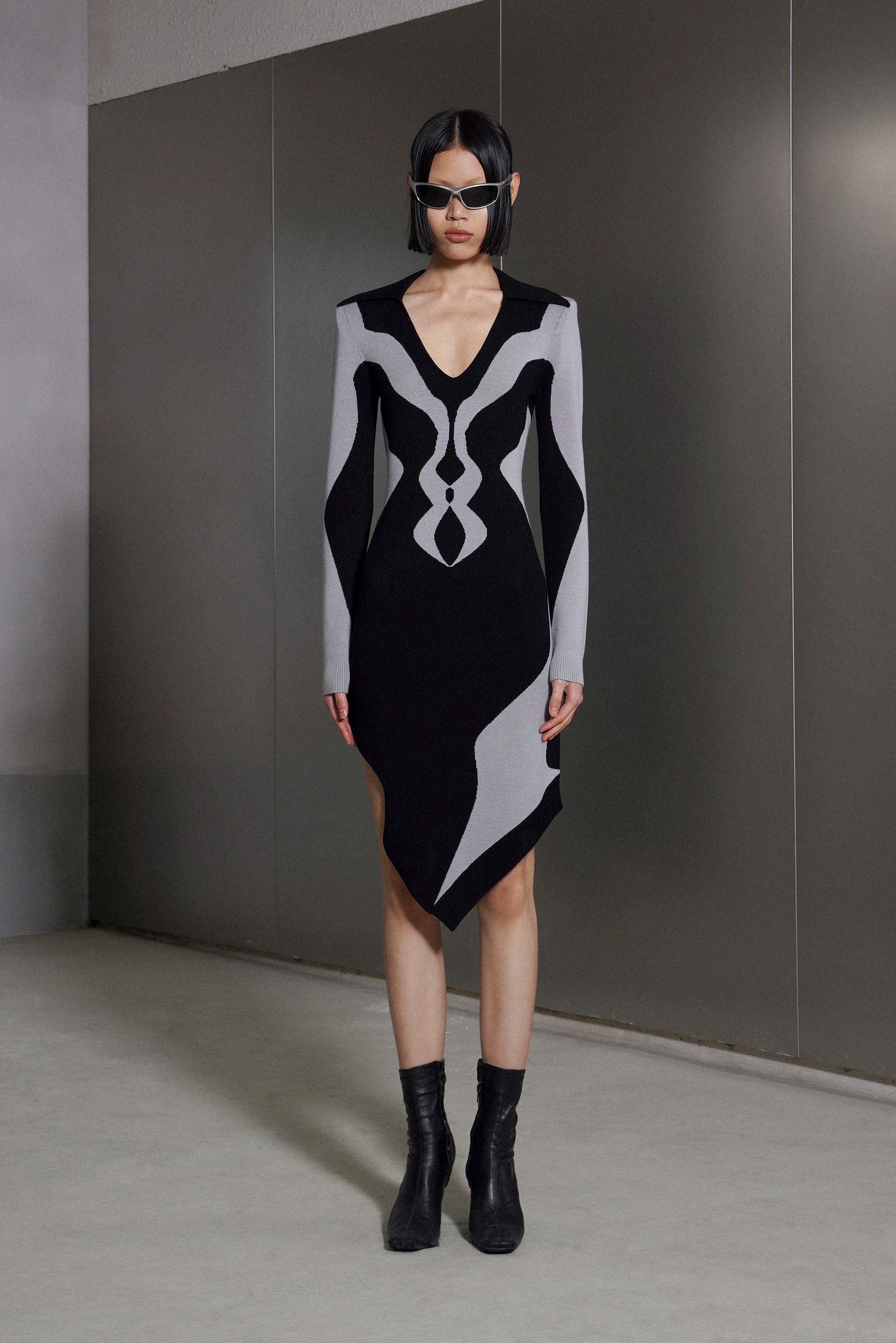 IRREGULAR STITCHING V-NECK DRESS