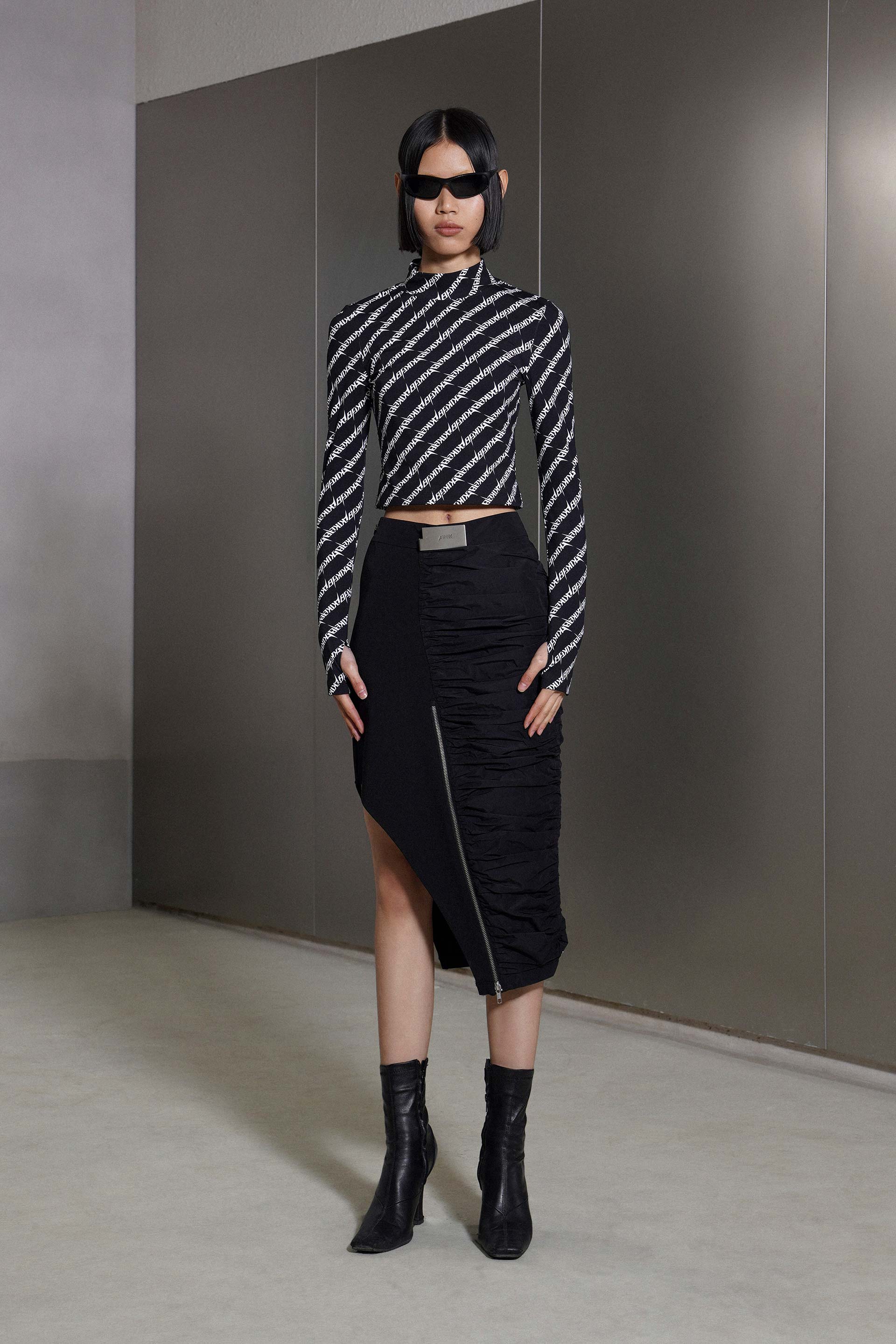 LOGO PRINT TOP+「KEENNESS」PLEATED SPLICED HALF SKIRT