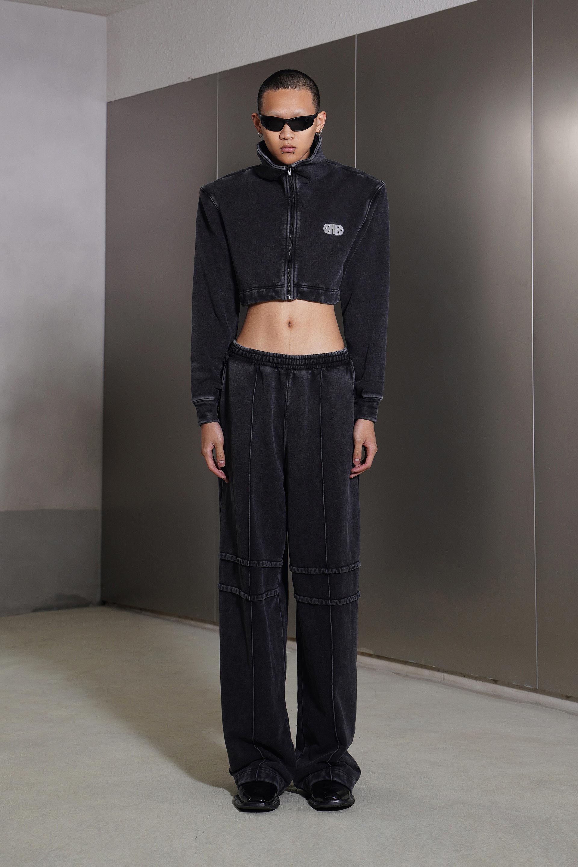 「JUNCTION」SHOULDER PADDED CARDIGAN HOODIE+LOOSE SILHOUETTE SWEATPANTS(men)