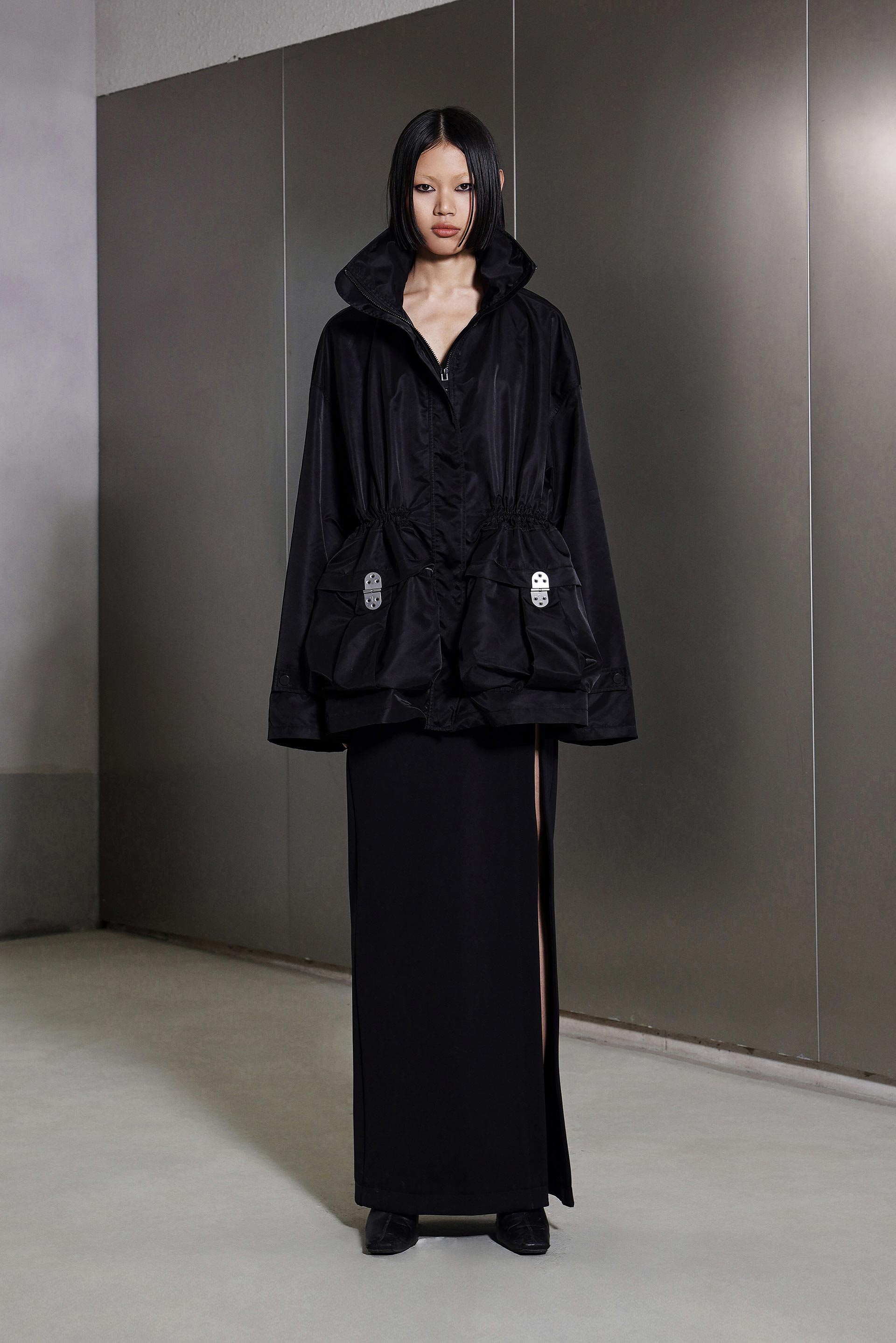 「JUNCTION」WINDBREAKER WITH FUNCTIONAL POCKETS(women)