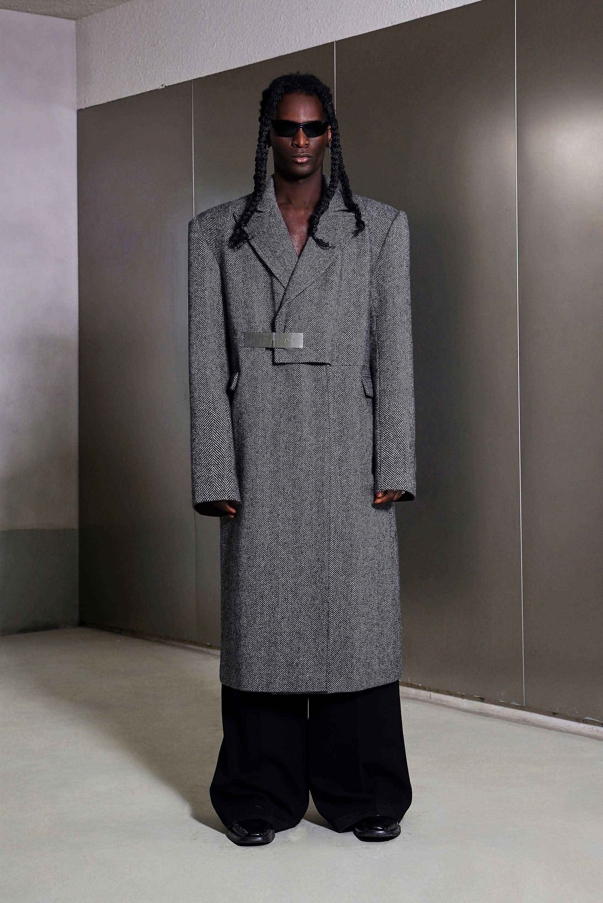 「KEENNESS」SPLIT DECONSTRUCTED HERRINGBONE COAT(men)